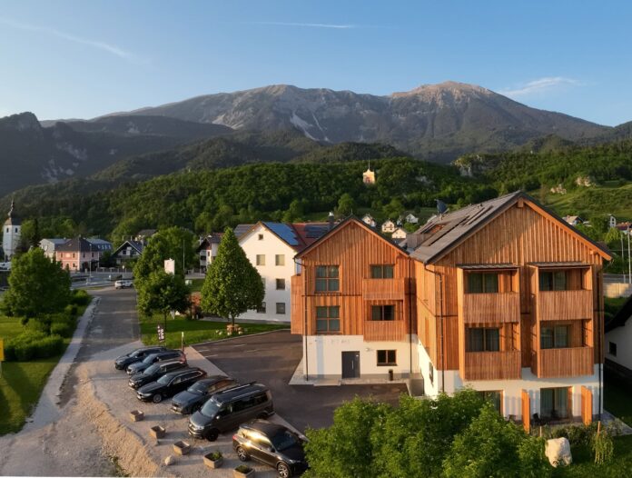 Trivrh Outdoor Hotel